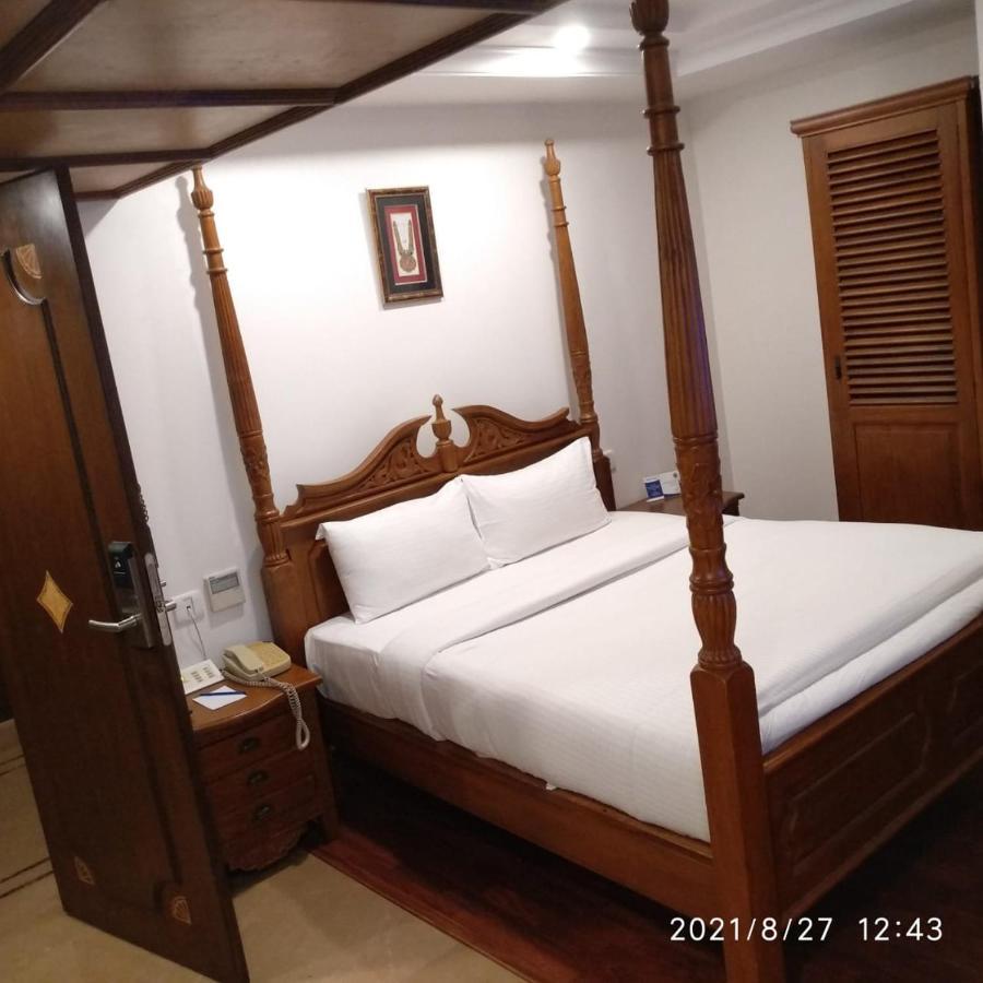 Shravanthi Sarovar Portico Bangalore Exterior foto