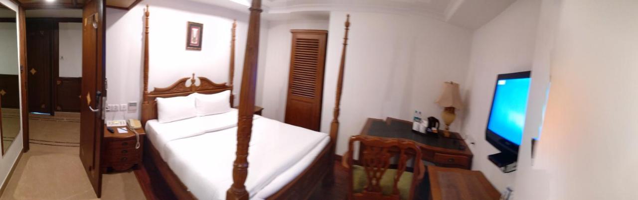 Shravanthi Sarovar Portico Bangalore Exterior foto